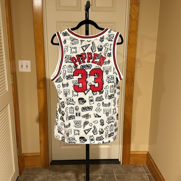 Scottie Pippen Chicago Bulls Women’s 1997 Doodle Swingman Reproaz Jersey – White - Picture 12 of 16